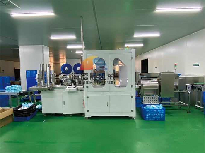 國(guó)內(nèi)6道全自動(dòng)濕巾生產(chǎn)線(xiàn)客戶(hù)現(xiàn)場(chǎng)