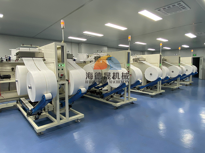 國(guó)內(nèi)20道全自動(dòng)濕巾生產(chǎn)線(xiàn)客戶(hù)現(xiàn)場(chǎng)