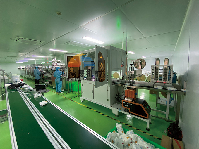 國(guó)內(nèi)12道全自動(dòng)濕巾生產(chǎn)線(xiàn)客戶(hù)現(xiàn)場(chǎng)