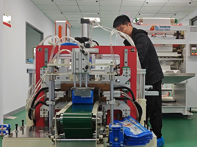 山西三排洗臉巾機(jī)器現(xiàn)場